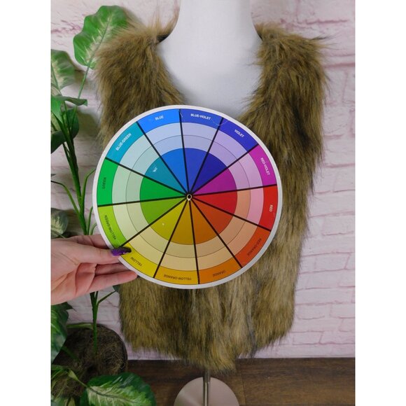 Faux Fur Vest Medium - Boho Chic with Hook & Eye Closure, Warm Layering - Picture 8 of 11